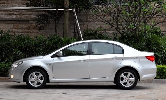 經(jīng)濟租車?榮威350圖片3
