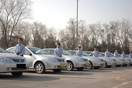 成都豪景租車(chē)提示:租車(chē)必知三點(diǎn)